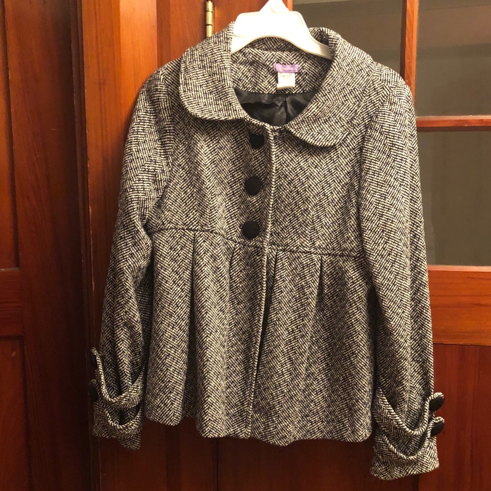 feminine black and white tweeded jacket